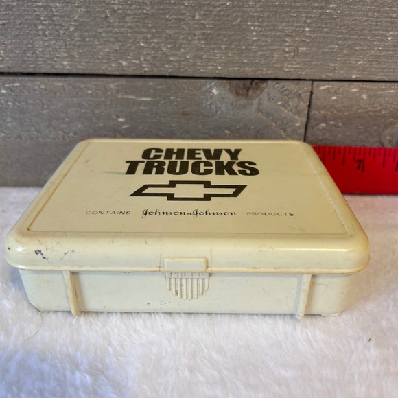 Vintage Chevy Trucks Johnson Johnson Small Plastic Container Case First Aid - Picture 3 of 7